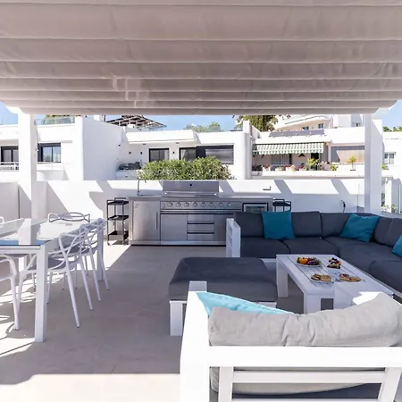 106 Private Luxury Villa, Heated Pool & Sauna Villa *