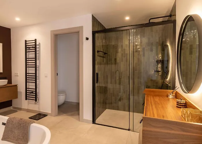 Villa 106 Private Luxury Villa, Heated Pool & Sauna